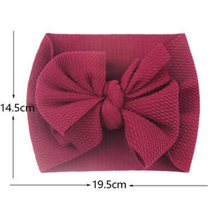 Accessori per <span class=keywords><strong>Capelli</strong></span> da <span class=keywords><strong>Bambina</strong></span> all'Ingrosso <span class=keywords><strong>Fascia</strong></span> Elastica Larga con Fiocco in Vari Colori Nuova <span class=keywords><strong>Fascia</strong></span> per <span class=keywords><strong>Capelli</strong></span> da Neonata - Product Image 1