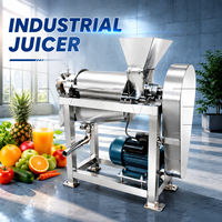 Industriële sapcentrifuge voor de verwerking van fruit, groenten, sinaasappels, ananas en appels.