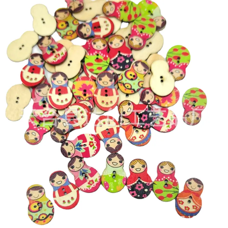 Y fai da te russo bambola stampa a colori decorativi in legno bottone accessori di abbigliamento 50