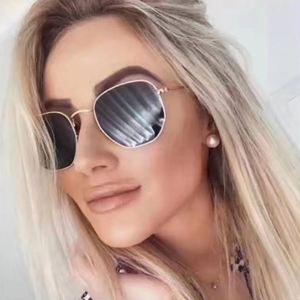 Lunettes de soleil tendance pour hommes et femmes avec logo personnalisé, monture carrée de petite taille, verres rouges, jaunes et roses, lunettes de soleil en métal polygonales pour femmes - Product Image 4
