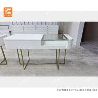 Vitrine de présentation de bijoux en verre blanc et acier inoxydable avec éclairage LED, comptoir de luxe robuste, mobilier de vente au détail sur mesure pour boutique