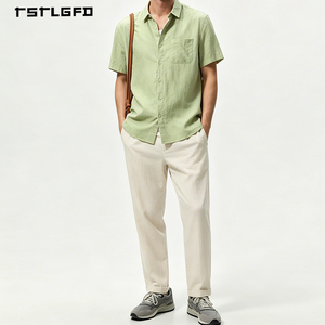 เสื้อเชิ้ตแขนสั้นผ้าลินินผสมฝ้ายสีเขียวอ่อน คอปกคลาสสิก ติดกระดุม สไตล์ Old Money เหมาะสำหรับใส่ไปเที่ยวชายหาดหรือพักผ่อนสบายๆ - Product Image 1
