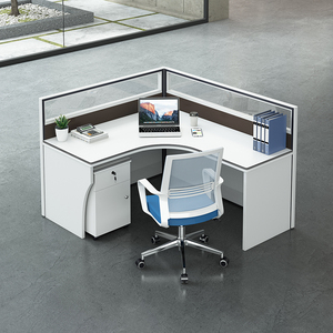 Mobilier <span class=keywords><strong>de</strong></span> bureau convertible au design moderne Bureau <span class=keywords><strong>de</strong></span> travail en bois pour 2 4 6 8 employés avec <span class=keywords><strong>table</strong></span> <span class=keywords><strong>de</strong></span> séparation pour compartiments <span class=keywords><strong>de</strong></span> bureau - Product Image 2