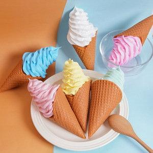 Cornet de glace géant réaliste, une décoration de vitrine pour les salons de thé, et un grand cornet de glace populaire sur Xiaohongshu - Product Image 1