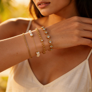 SUMMLY - Pulsera Apilable de Acero Inoxidable con Zirconia Verde Trébol Chapada en Oro de 18K, Joyería de Moda para Mujer, Resistente al Agua, para la Playa - Product Image 2