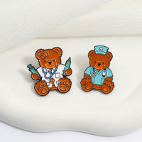 Broches en émail et badges de revers pour sacs, motifs uniforme de médecin/infirmière, ours en peluche, stéthoscope, seringue, ours médical, animal, bijoux, cadeaux