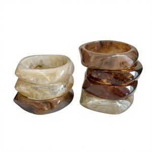 Ensemble de bracelets en résine céramique de qualité supérieure, motif géométrique rayé, multicolore, bijoux unisexes tendance et élégants pour femme - Product Image 6