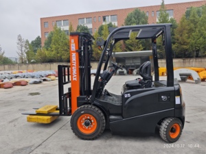 Carretilla Elevadora Retráctil de 4 Ruedas y 2500 kg de Alta Calidad, Precio de Fábrica en China - Product Image 3