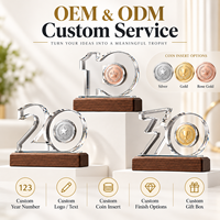 Trophée en cristal en forme de chiffre personnalisé avec texte gravé pour l'anniversaire de l'entreprise