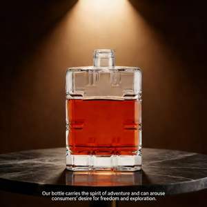 <span class=keywords><strong>Bouteille</strong></span> en verre plate de 700 ml à usage industriel avec bouchon en caoutchouc et couvercle décoré d'un tampon doré pour Vodka, Whisky, <span class=keywords><strong>Rhum</strong></span>/Tequila, Clubs de nuit - Product Image 2