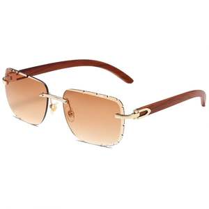 Lunettes de soleil élégantes à dégradé de couleurs avec logo personnalisé, protection UV400, monture en bois sans bordure, carrées, pour hommes et femmes - Product Image 2