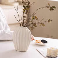 Vase de table en céramique, nouveau style chinois, minimaliste, haut de gamme, noir, style rétro, pot hydroponique pour fleurs, pot uni, haut