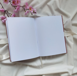 สมุดบันทึกปกกำมะหยี่แบบยืดหยุ่น วัสดุหนังกลับวีแกน ลายเส้นแบบมีเส้นบรรทัด ปั๊มฟอยล์ทอง  รับทำโลโก้ตามสั่ง - Product Image 4