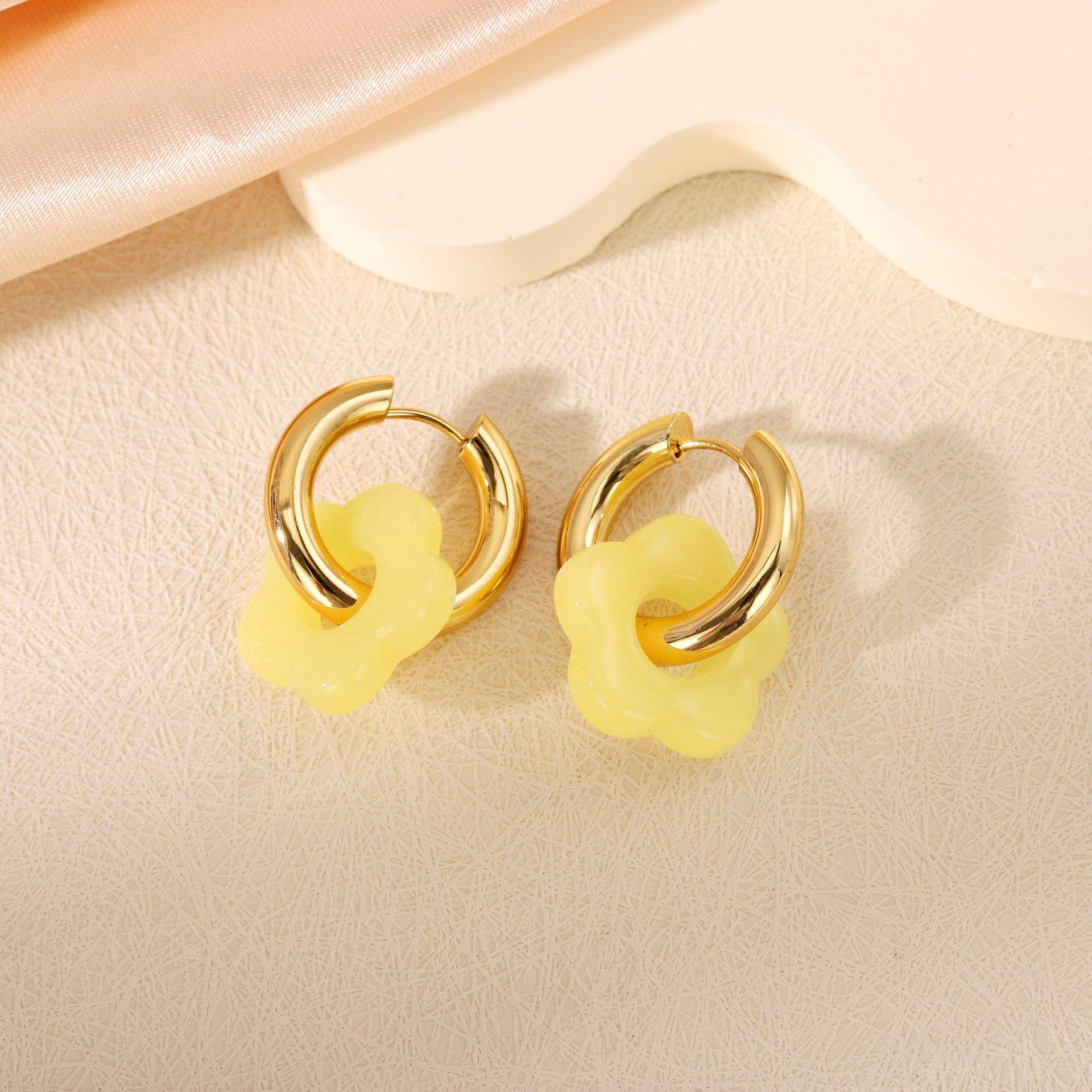 SQ4ครีม สีเหลืองเลมอน