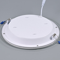 Petit plafonnier moderne 6W LED Cob en aluminium Spot encastré Downlight pour la maison, l'hôtel, le bureau, design carré à indice élevé IP33