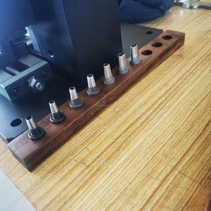 Machine <span class=keywords><strong>à</strong></span> poinçonner les bracelets de montre <span class=keywords><strong>à</strong></span> main réglable, perceuse de table avec composants de base <span class=keywords><strong>à</strong></span> engrenages pour le poinçonnage et la découpe de trous - Product Image 5