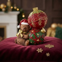 Weihnachtsbär aus Harz mit Weihnachtskugel Weihnachtsgeschenk-Figur Handgefertigte Feiertagsdekorationen Weihnachtshandwerk