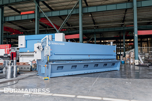 Cisaille <span class=keywords><strong>à</strong></span> guillotine QC11Y 6x6000 avec structure monobloc pour la découpe de cadres de meubles en acier et de portes d'armoires - Product Image 4
