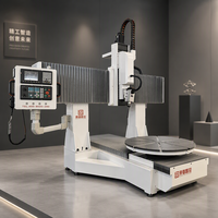 Routeur CNC vertical 5 axes de qualité supérieure, pour la production sophistiquée de sculptures 3D à partir de matériaux composites bois-mousse