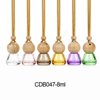 Bouteille vide de diffuseur de parfum pour voiture de 8 ml, colorée, suspendue, givrée, avec bouchon à vis en bois