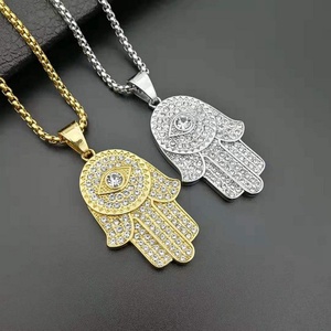 Pendentif personnalisé de haute qualité plaqué or, main de Fatima - Product Image 1