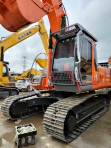 รถขุดตีนตะขาบฮิตาชิ Zx200 มือสอง สภาพดี พร้อมใช้งาน  รถขุดฮิตาชิ Zx 200 240 120 350 สภาพดี - Product Image 5