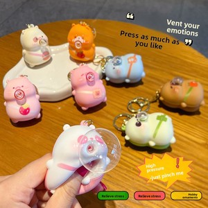Porte-clés en caoutchouc en forme d'ours de dessin animé étonné qui souffle des bulles, 3,5 cm, pendentif pour sac à dos, ornement à suspendre pour voiture, petit cadeau - Product Image 1