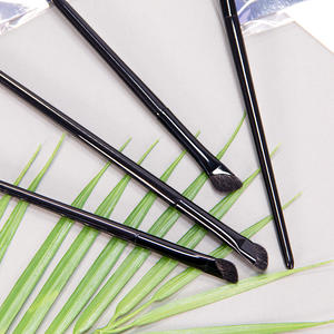 Brosse de mélange de contour de nez de cheveux végétaliens demi-ventilateur brosse oblique en forme de faucille pour l'ombrage d'aile de nez - Product Image 2