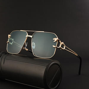 Gafas de sol cuadradas con montura de cabeza de leopardo personalizadas para hombre, de metal con doble puente, protección UV400, para conducir. - Product Image 1
