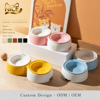 Ensemble de deux gamelles pour chat NicePets Flying Saucer |   Support en céramique incliné et surélevé anti-noircissement du menton |   Protection du cou 2-en-1 pour nourriture et eau