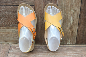 I sandali piatti <span class=keywords><strong>Slip</strong></span>-<span class=keywords><strong>on</strong></span> minimalisti e alla moda da <span class=keywords><strong>uomo</strong></span> sono leggeri e adatti per l'uso quotidiano in spiaggia. size38-47 - Product Image 6