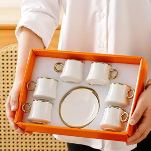 Sıcak satış Vintage seramik beyaz çay fincanları ve altlık Set hediye kutusu lüks altın kaplama arapça kahve kap seti