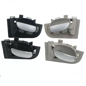 Poignées de <span class=keywords><strong>porte</strong></span> intérieures Peugeot 206 <span class=keywords><strong>207</strong></span> Avant et arrière Chrome Matériau ABS OE 9143R2 9144E3 - Product Image 3