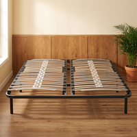 Sommier de lit king size en métal pratique pour la maison avec larges lattes en bois courbé pour un soutien uniforme du matelas king size