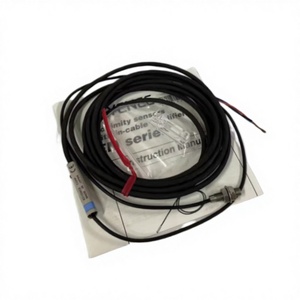 Sensor de Desplazamiento Láser Blindado con Rosca M5 KEYENCE EM-005, Distancia de Detección de 65 mm, Analógico/Digital para Espacios Reducidos - Product Image 4