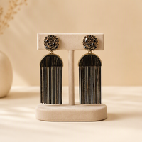Boucles d'oreilles pendantes à pampilles bicolores en cuivre avec clous en alliage de zinc plaqué or antique et strass noirs brillants pour femme, idéales pour les soirées