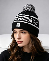 Hiver Chaud Personnalisé 100% Acrylique Tricoté Jacquard Broderie Logo Toques Pom Pom Knit Bobble Beanie Hat pour Hommes Femmes