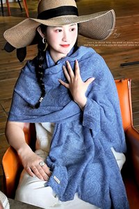 Sciarpa in Cashmere Jacquard Dobby da Donna con Motivo Floreale, Ecologica, per Tutte le Stagioni, 70*180cm, per Uso Quotidiano e Calore - Product Image 4