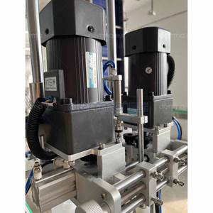 Ligne de remplissage et de bouchage entièrement automatique à 6 têtes et 4 roues pour bouteilles en plastique et en verre - Product Image 5