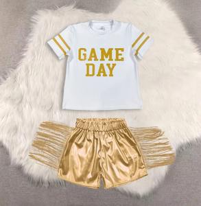 Conjunto Moderno para el Día del Partido: Camiseta con Estampado Gráfico y Shorts Negros con Flecos de Cuero, Ropa Estilo Western - Product Image 6