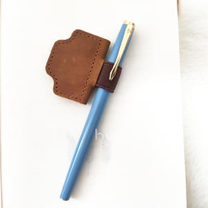 미친 말 가죽 마그네틱 책갈피 펜 홀더가있는 수제 가죽 책갈피 책 애인을위한 미니멀리스트 마그네틱 책갈피 - Product Image 6