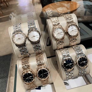 Montre de luxe haut de gamme avec mouvement à quartz précis, index des heures en diamant, cadran en nacre, lunette sertie de diamants, Longines. - Product Image 1