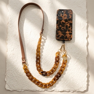 Lanière de téléphone en acrylique écaille de tortue avec sangle bandoulière en cuir mélangé, chaîne léopard rétro française et attache universelle 120 cm - Product Image 2