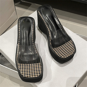 Sandales compensées noires de haute qualité, style 2025, talons hauts souples, nouvelle collection été, en PVC transparent, pour femmes à pied large - Product Image 6