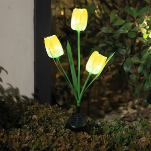 Lámpara Solar de Jardín con Forma de Tulipán, 3 Cabezas LED, Decorativa para Exteriores, Resistente al Agua, Autoportante, Alimentada por Energía Solar - Product Image 1
