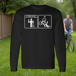 Mis amigos disfrutan de actividades que son adecuadas para su edad, camiseta de manga larga - Product Image 3