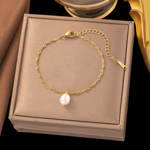 Brazaletes de Cadena y Eslabón para Todos - Acero Inoxidable, Eslabón Versátil y Dije Personalizable - Product Image 1