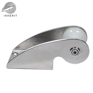 Rodillo de Anclaje de Acero Inoxidable 165x62x72mm con Tornillos para Anclaje de Herrajes Marinos - Product Image 3