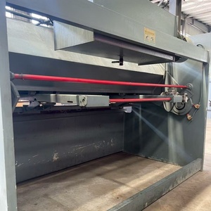 Máquina de corte de chapa de acero biselada de 12 mm x 2500 mm para techos - Product Image 4