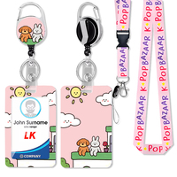 Lanyard Personalisasi MOQ Rendah, Gantungan ID Retraktil Lucu Motif Babi Stroberi dengan Tali Lanyard, Tempat Kartu ID Plastik Kawaii
